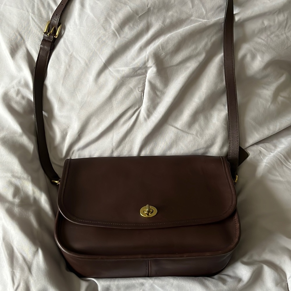 Vintage coach crossbody.